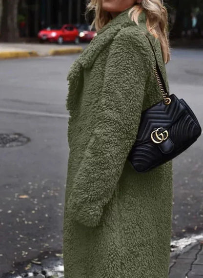 Długi pluszowy płaszcz damski