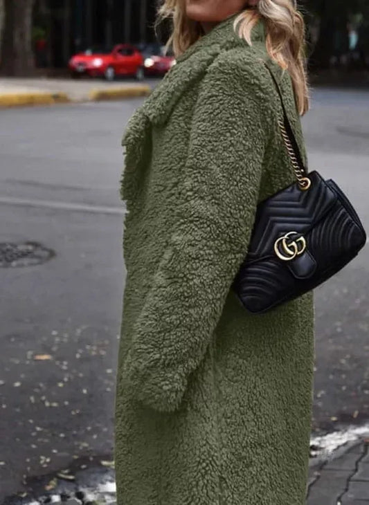 Długi pluszowy płaszcz damski