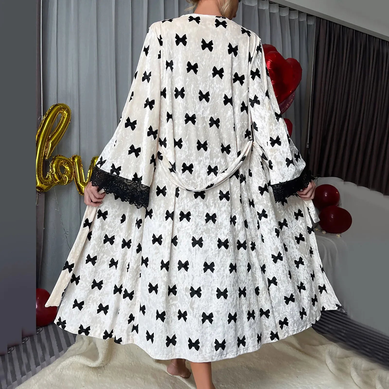 Długi welurowy szlafrok damski w kokardy