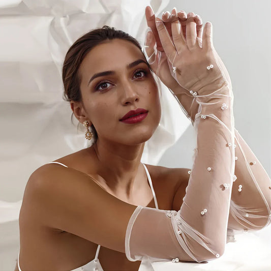 Długie rękawiczki z perłami