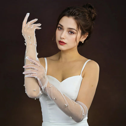 Długie rękawiczki z perłami