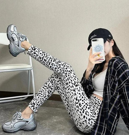 Domowe legginsy damskie w panterkę