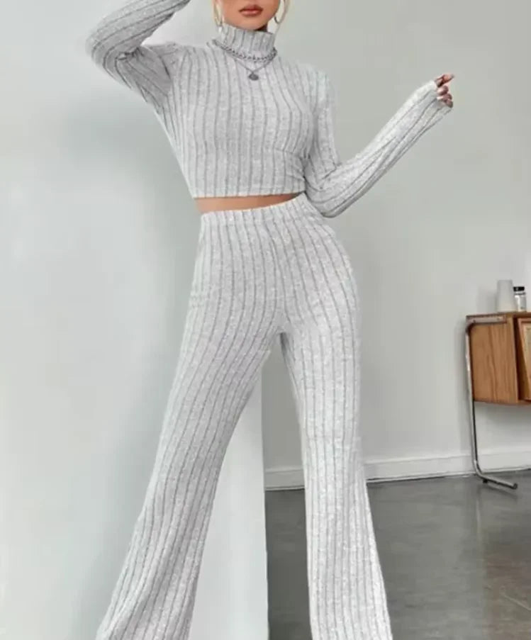 Dwuczęściowy damski zestaw w pręgi