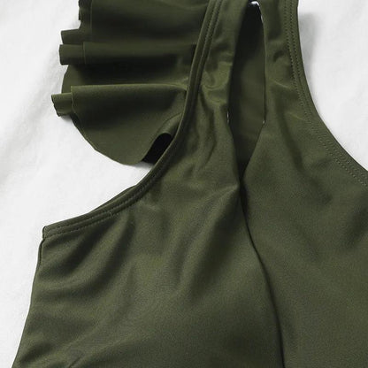 Dwuczęściowy strój kąpielowy na jedno ramię z falbanką