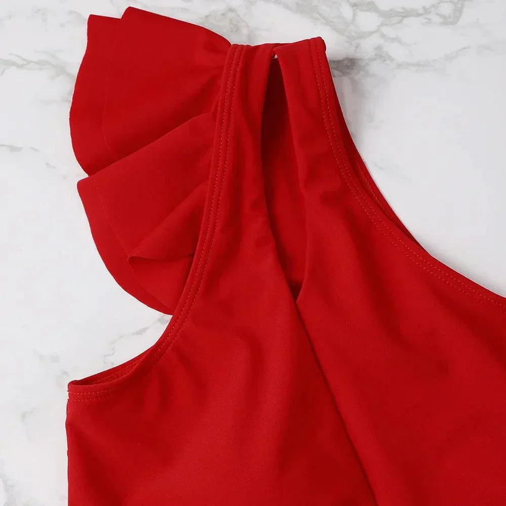 Dwuczęściowy strój kąpielowy na jedno ramię z falbanką