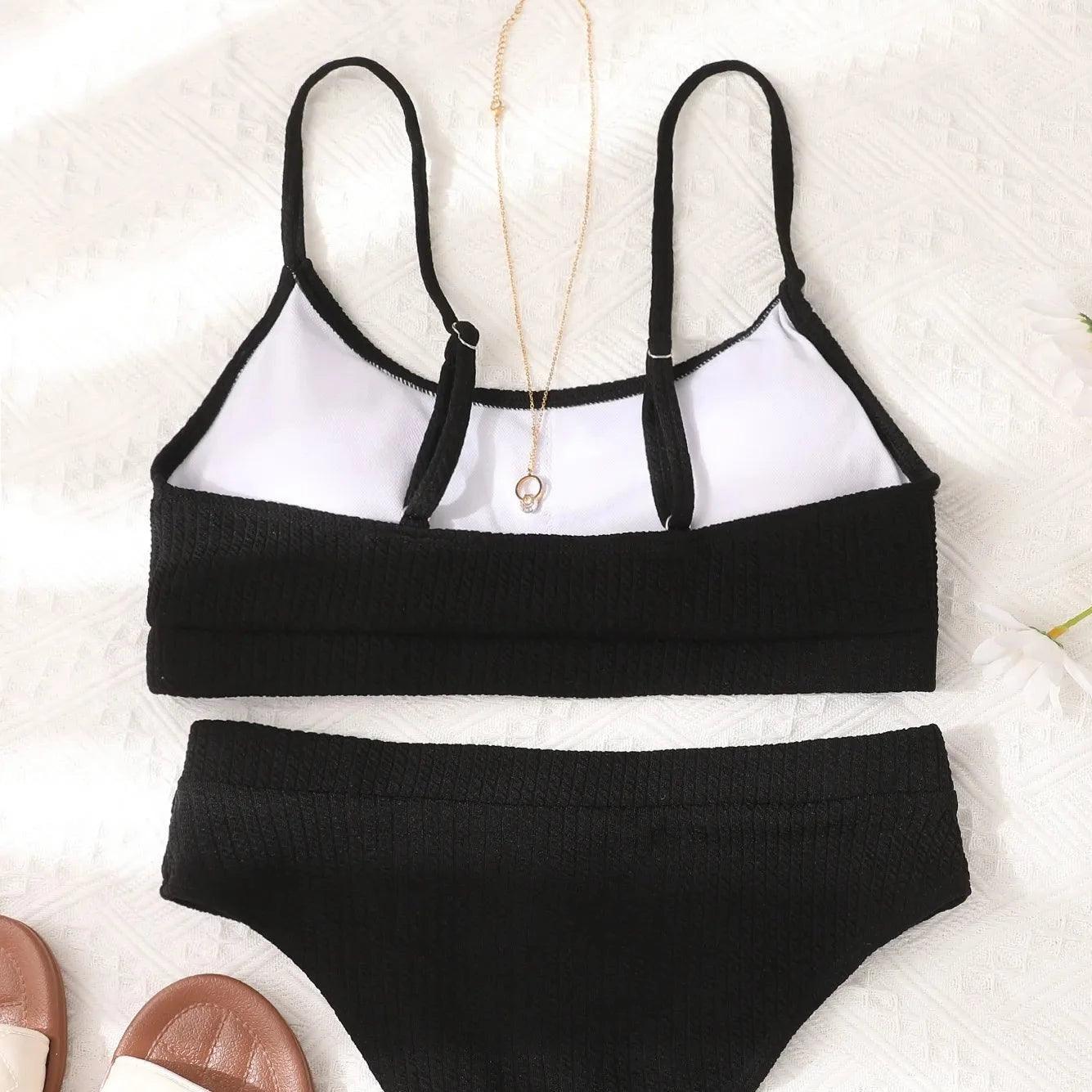 Dwuczęściowy strój kąpielowy z wysokim stanem