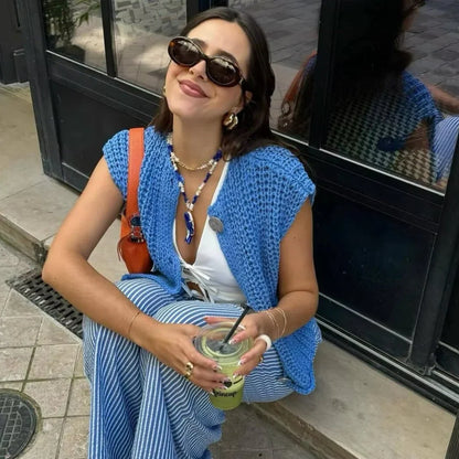 Dzianinowa kamizelka damska z ozdobnymi guzikami