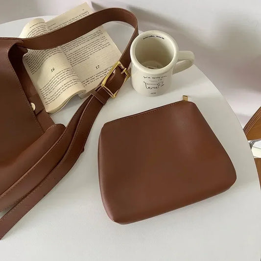 Elegancka torba na ramię z klamrą