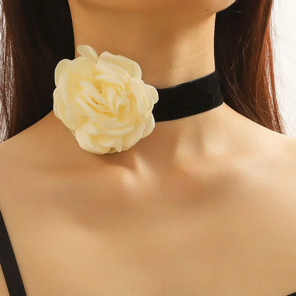Elegancki choker