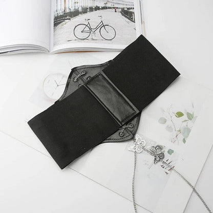 Gorset wiązany na łańcuch z motylkami