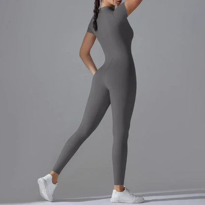 Jednoczęściowy damski strój sportowy