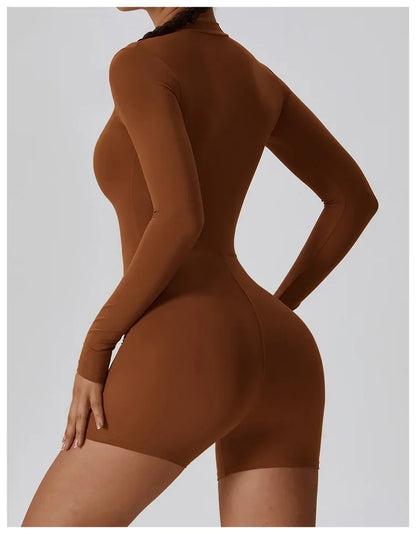 Jednoczęściowy strój sportowy damski z długim rękawem