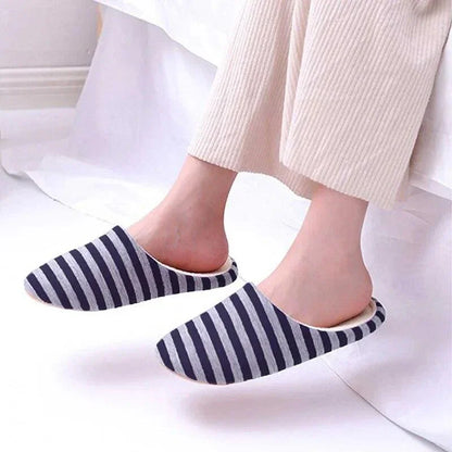 Kapcie domowe w pasiasty wzór