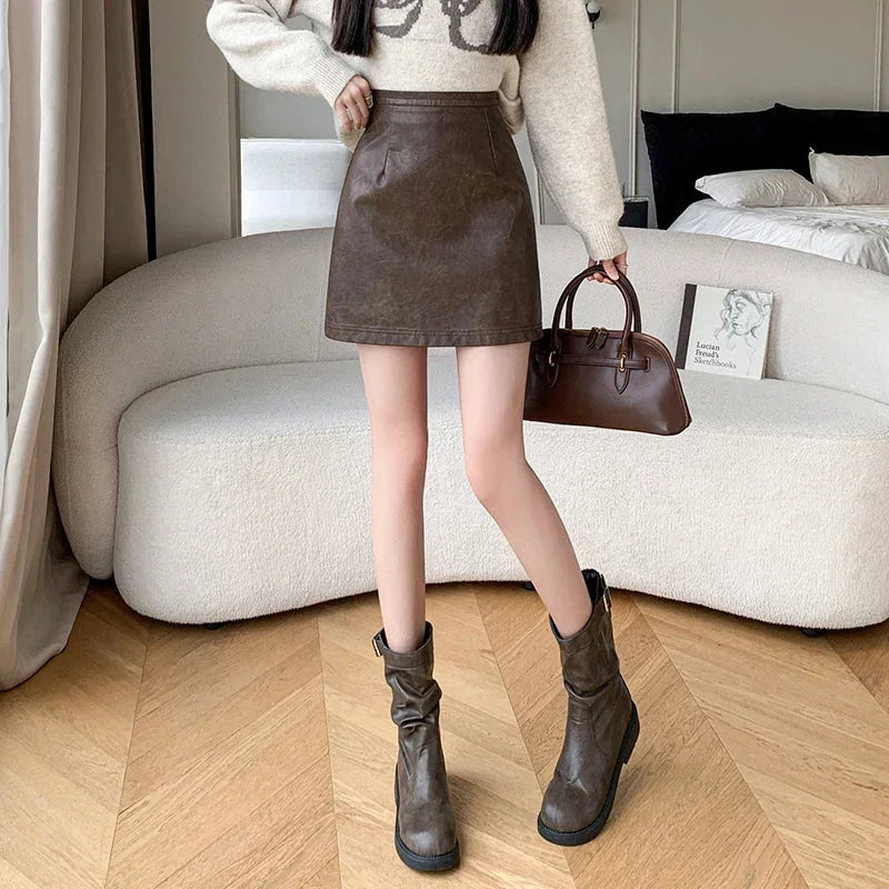 Klasyczna skórzana spódnica mini