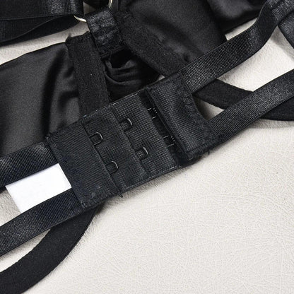 Komplet bielizny z chokerem