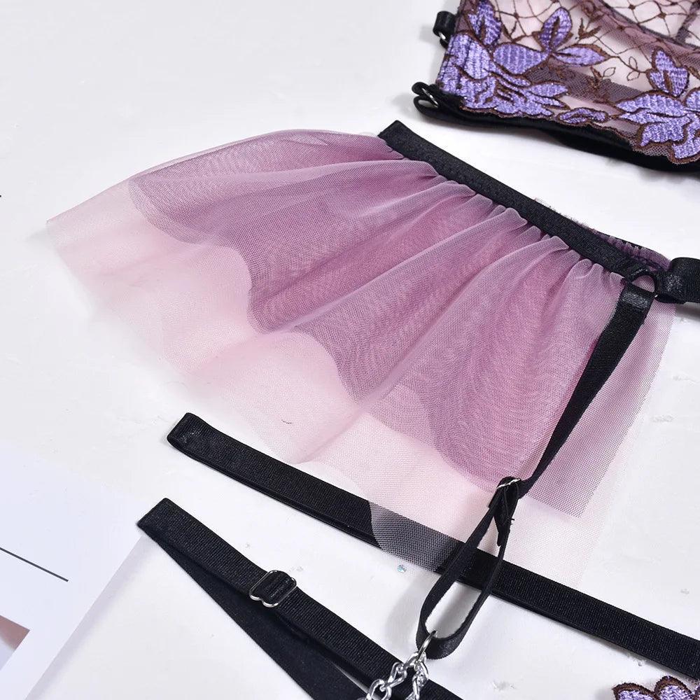 Komplet bielizny z falbanką