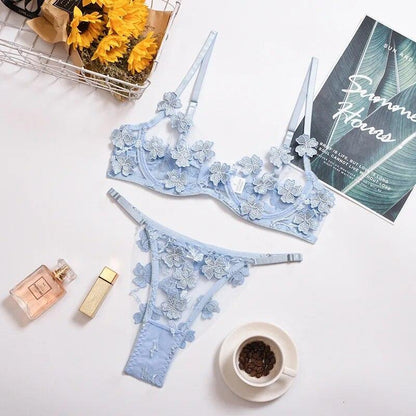 Komplet bielizny z kwiatowym wykończeniem