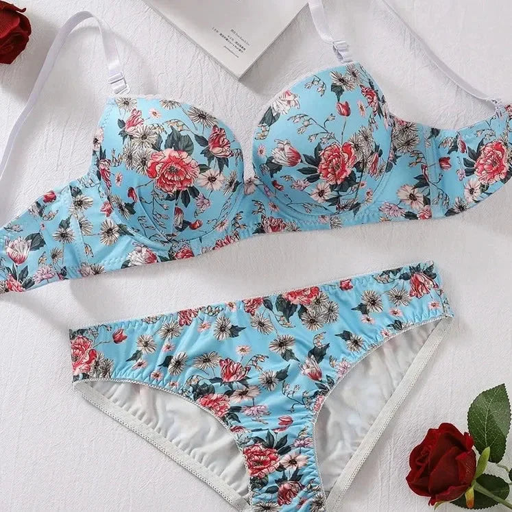 Komplet bielizny z motywem kwiatów