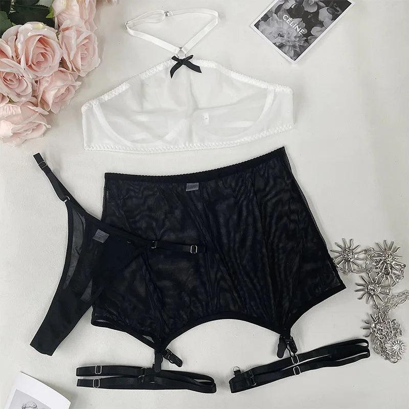 Komplet bielizny ze spódniczką z siateczki