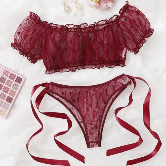 Komplet koronkowej bielizny z ozdobną wstążką