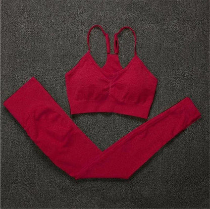 Komplet sportowy na cienkich ramiączkach