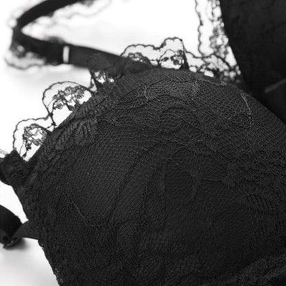 Koronkowy gorset z falbankami