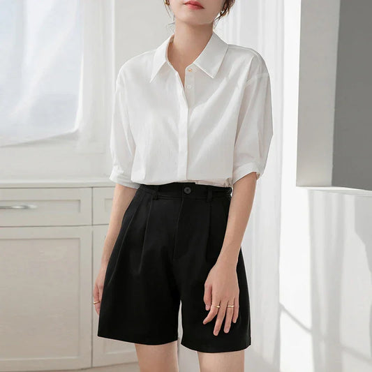 Koszula damska o klasycznym kroju z rękawem do łokcia