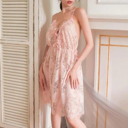 Koszula nocna z odkrytymi plecami