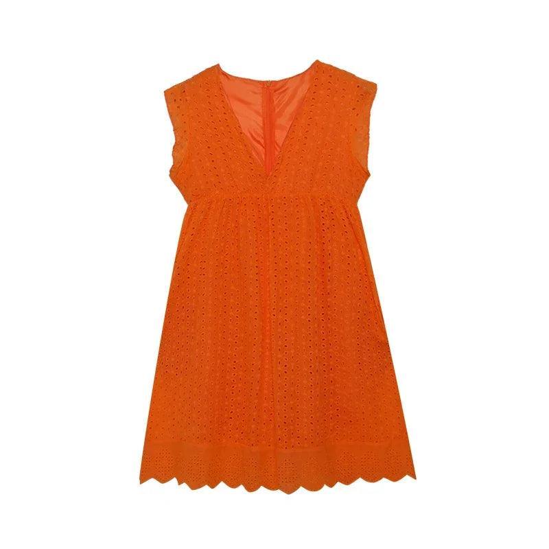 Krótka sukienka ażurowa