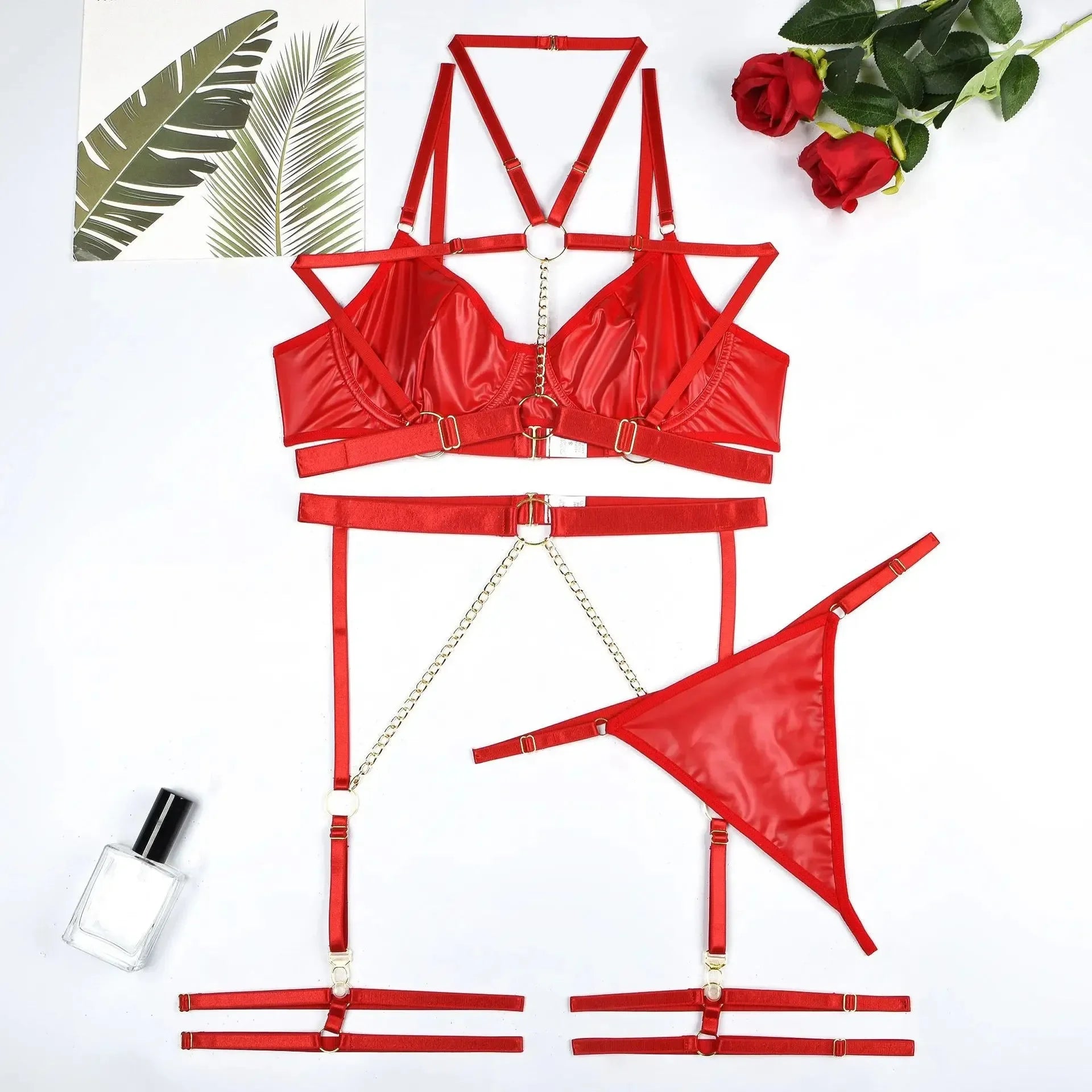 Lateksowy zestaw bielizny z łańcuszkami