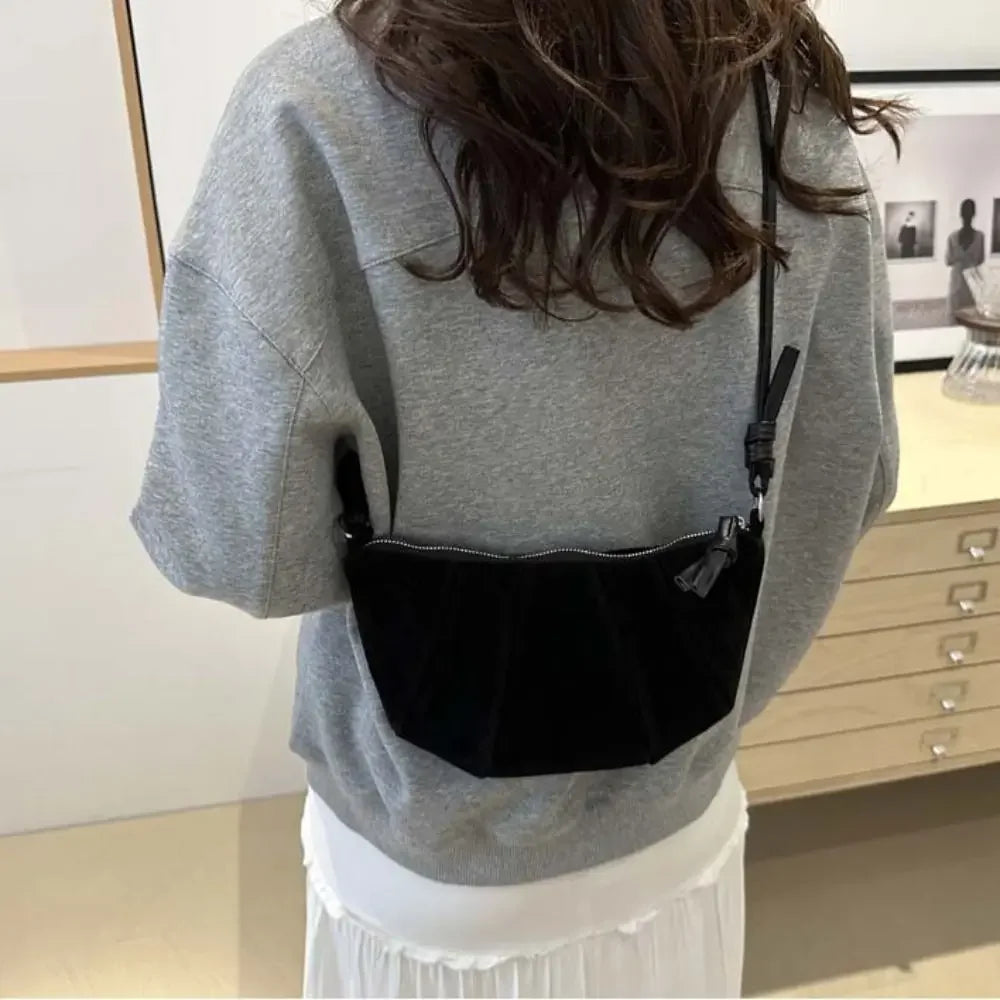 Mała torebka crossbody