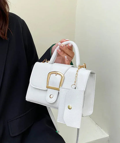 Mała torebka z zawieszką