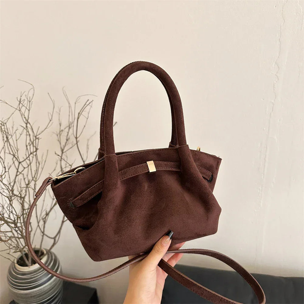 Mała zamszowa torebka