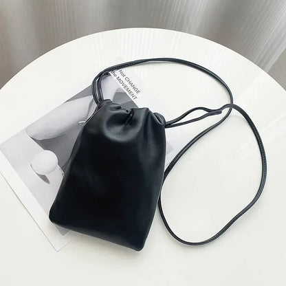 Miękka skórzana torebka na telefon