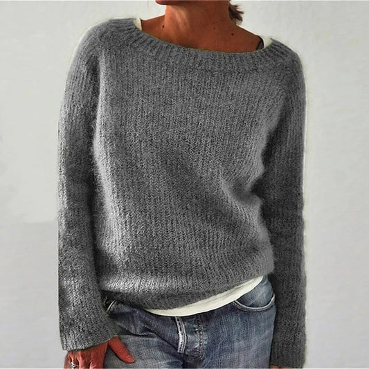 Miękki dzianinowy sweter damski z okrągłym dekoltem - Zolaro.pl