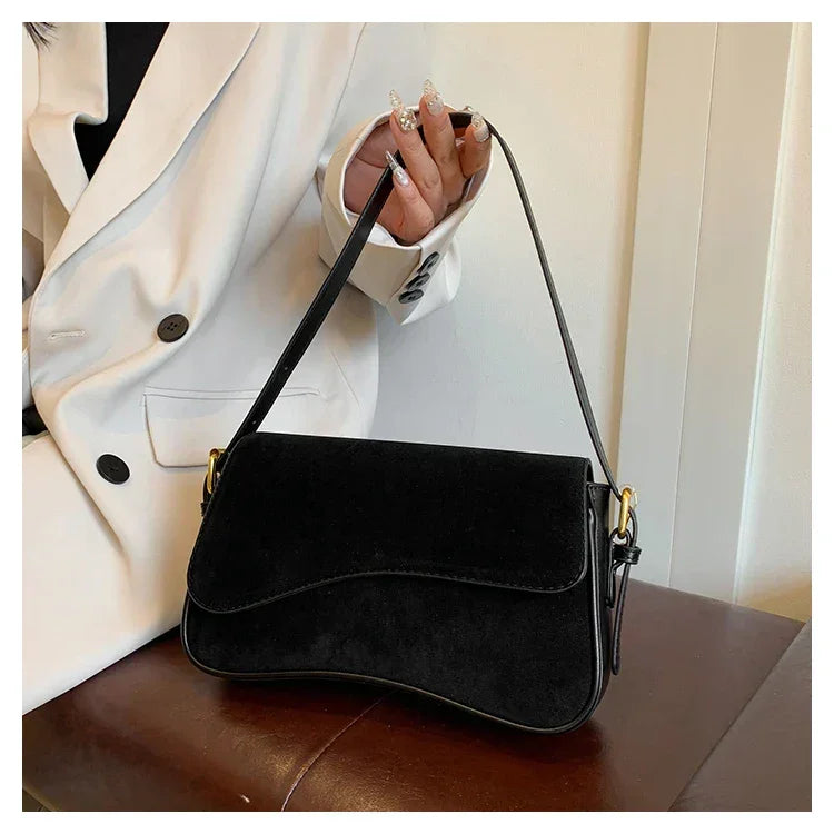 Minimalistyczna torebka na ramię