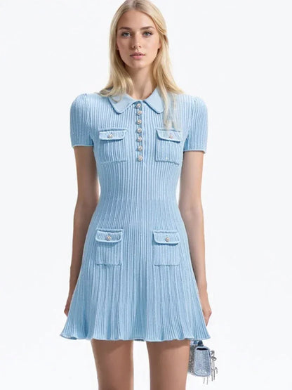 Plisowana sukienka mini z kołnierzykiem