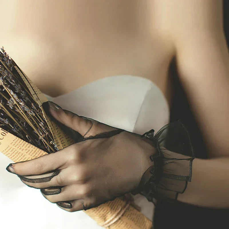 Półprzezroczyste rękawiczki