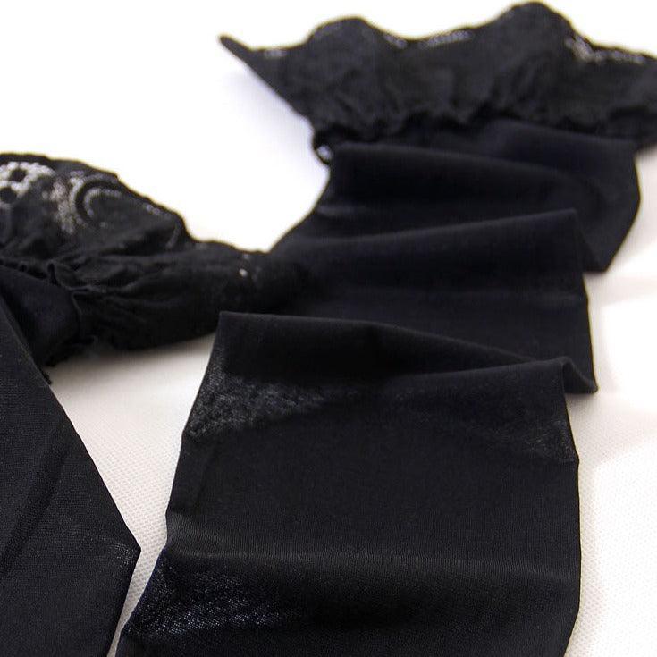 Pończochy z koronkowym wykończeniem