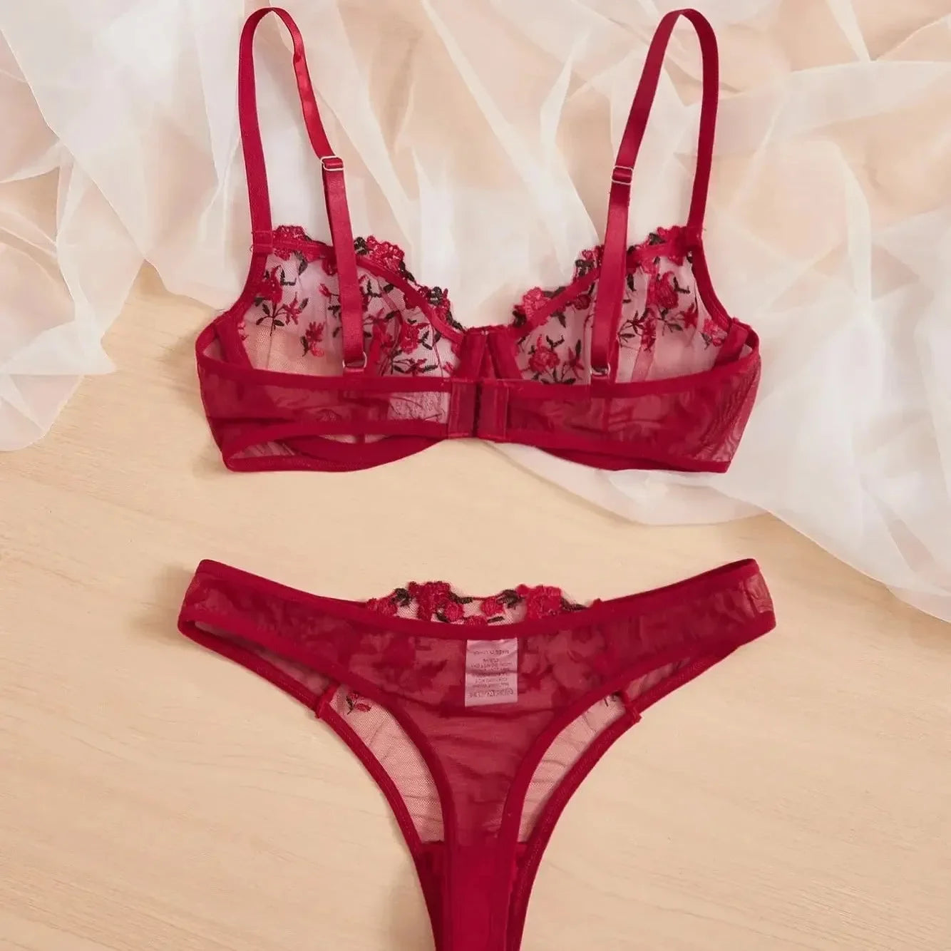 Prześwitujący komplet bielizny z motywem kwiatowym