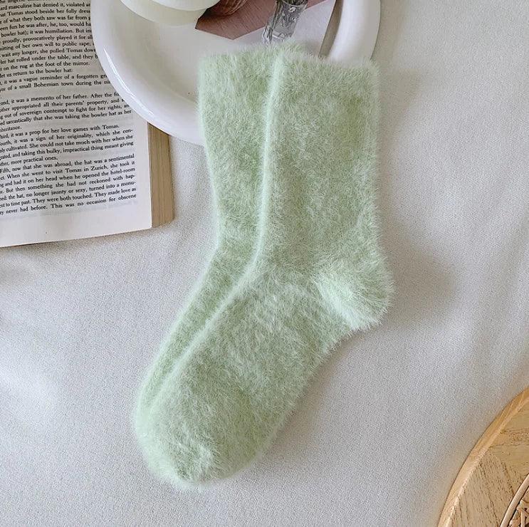 Puchate skarpetki w pastelowych kolorach