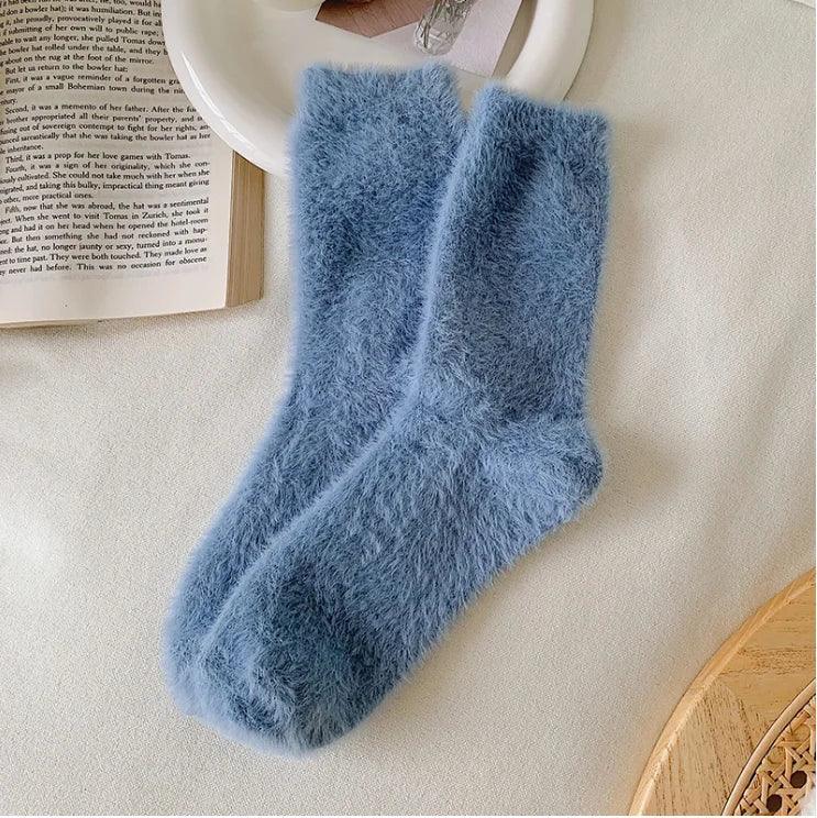 Puchate skarpetki w pastelowych kolorach