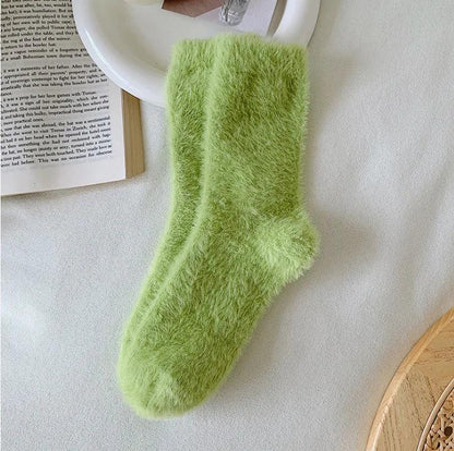 Puchate skarpetki w pastelowych kolorach