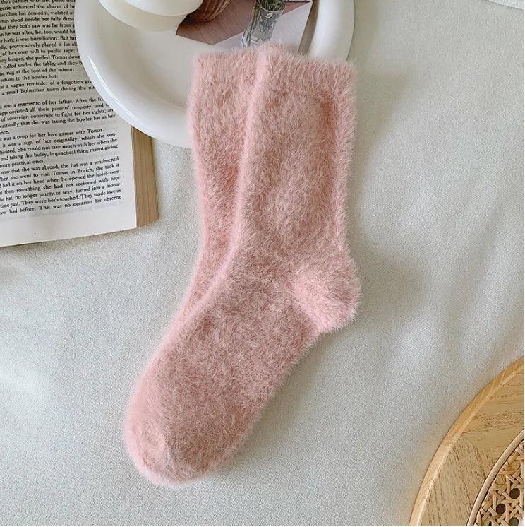 Puchate skarpetki w pastelowych kolorach