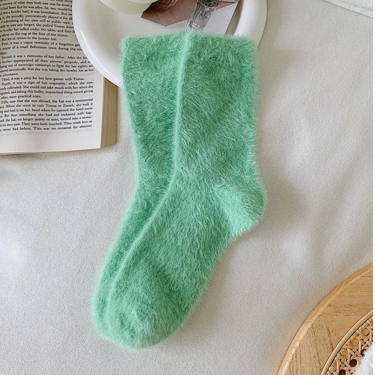 Puchate skarpetki w pastelowych kolorach