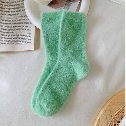 Puchate skarpetki w pastelowych kolorach