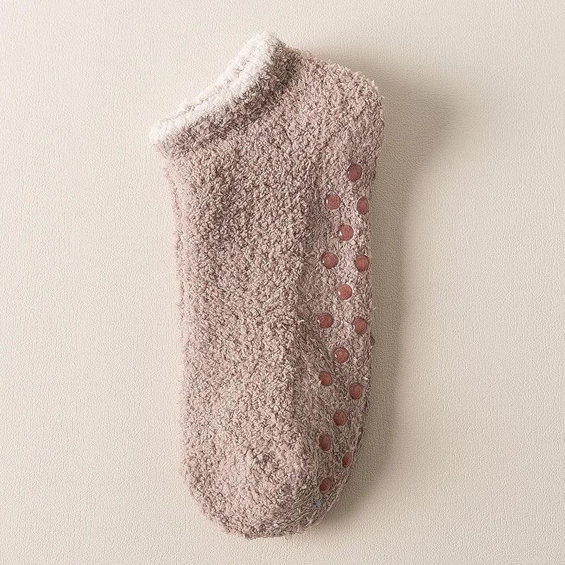 Puchate skarpety antypoślizgowe