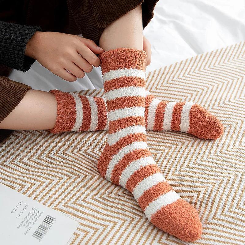 Puchate skarpety w paski