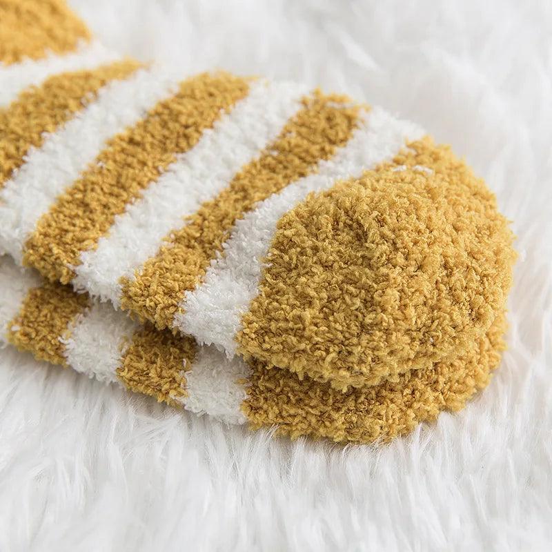 Puchate skarpety w paski