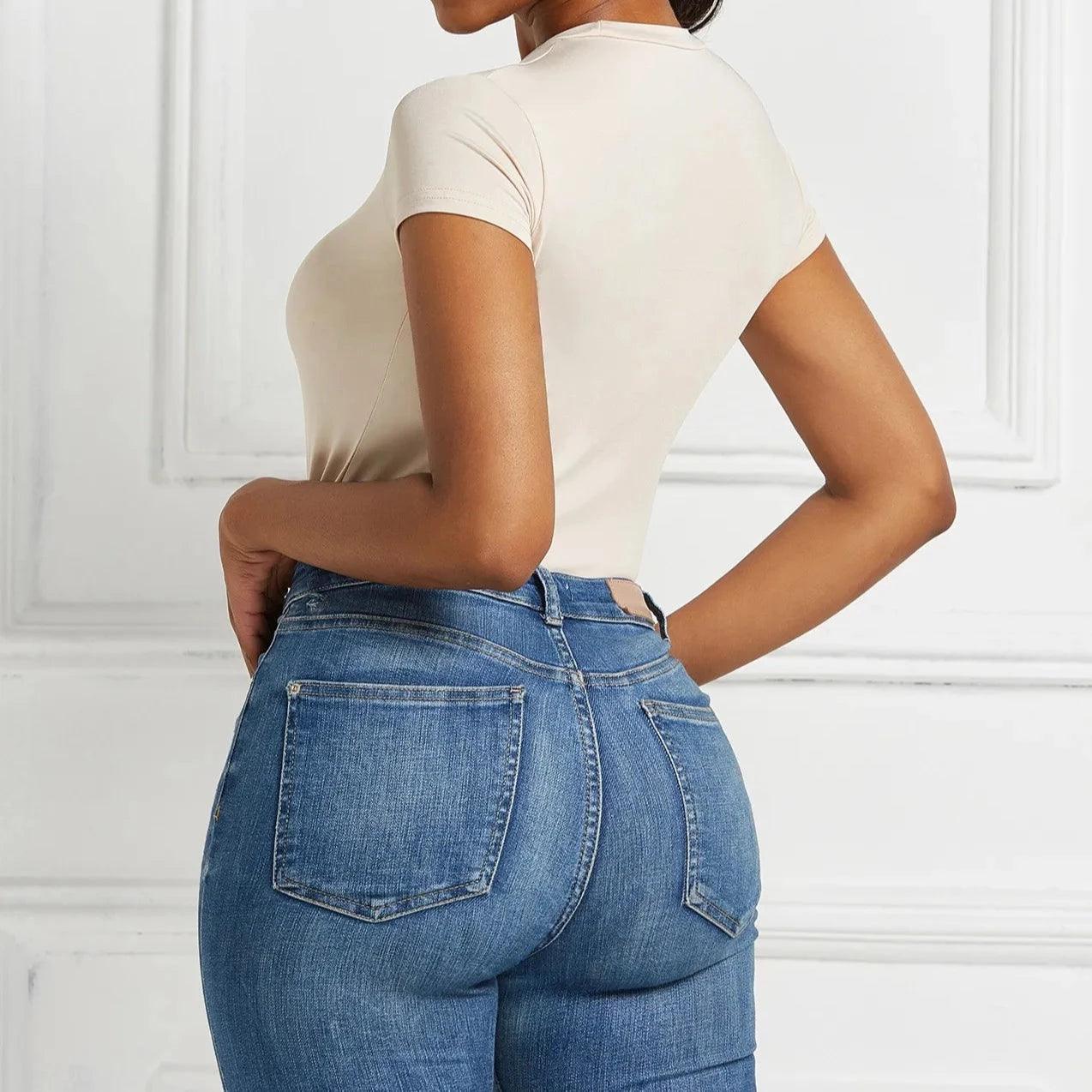 Różnokolorowe body klasyczne z krótkim rękawem